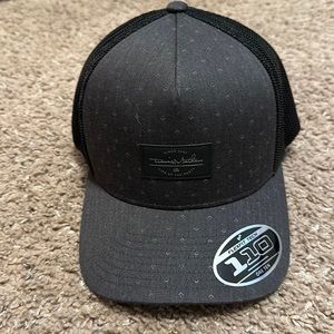New never worn Travis Mathew hat